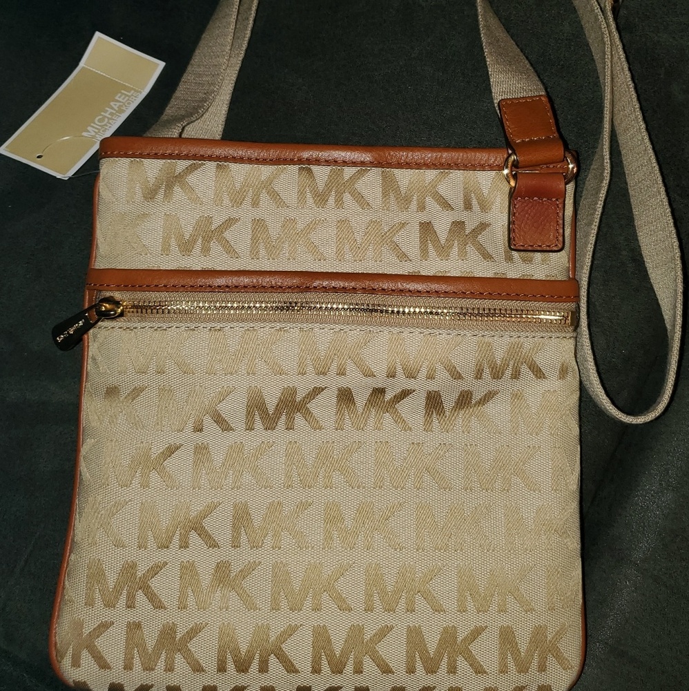 Nwt Michael Kors crossbody purse